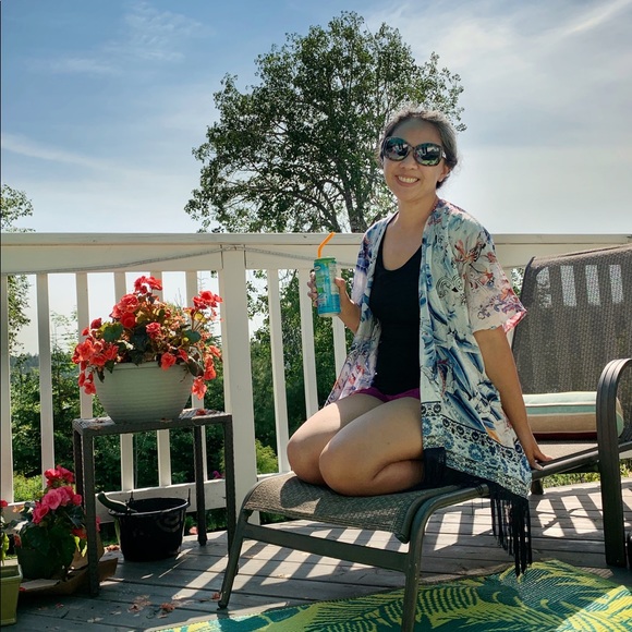 Meet your Posher, Bun - Picture 1 of 1